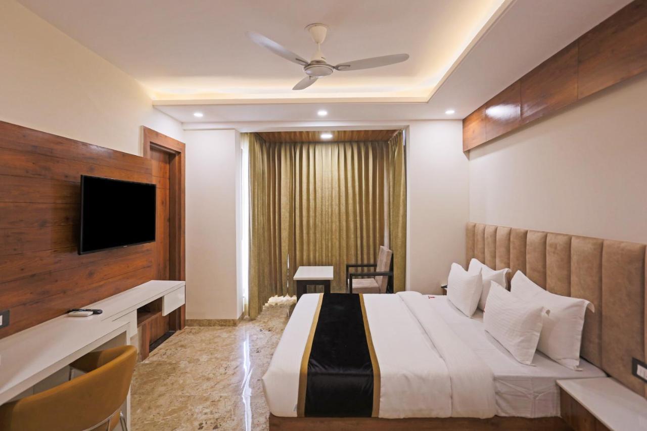 Hotel Deluxe Stay Inn - Near Delhi Airport Нью-Делі Екстер'єр фото