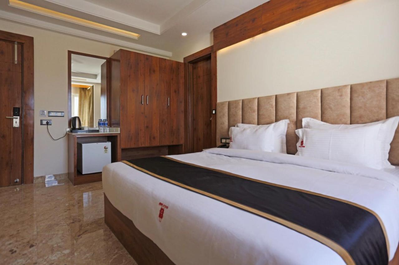 Hotel Deluxe Stay Inn - Near Delhi Airport Нью-Делі Екстер'єр фото