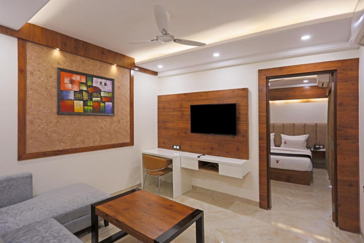 Hotel Deluxe Stay Inn - Near Delhi Airport Нью-Делі Екстер'єр фото