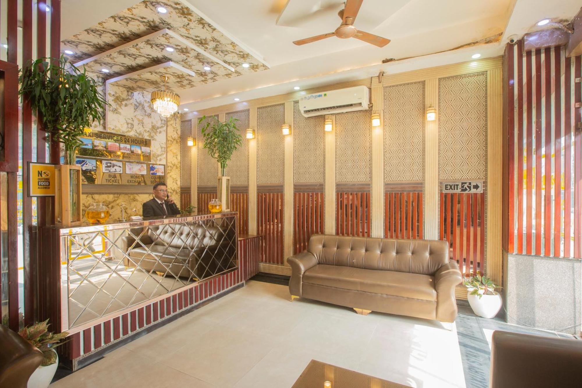 Hotel Deluxe Stay Inn - Near Delhi Airport Нью-Делі Екстер'єр фото