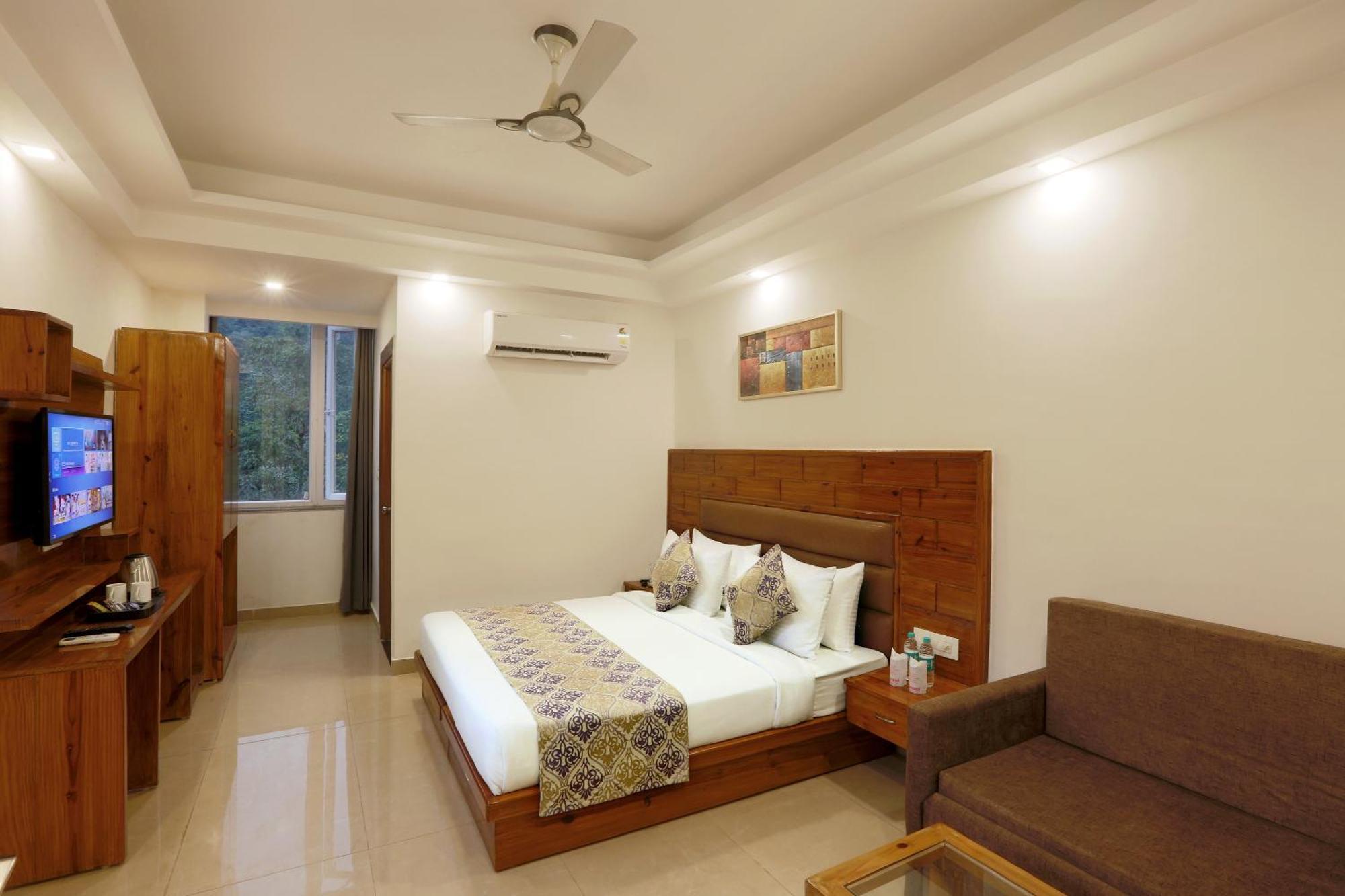 Hotel Deluxe Stay Inn - Near Delhi Airport Нью-Делі Екстер'єр фото