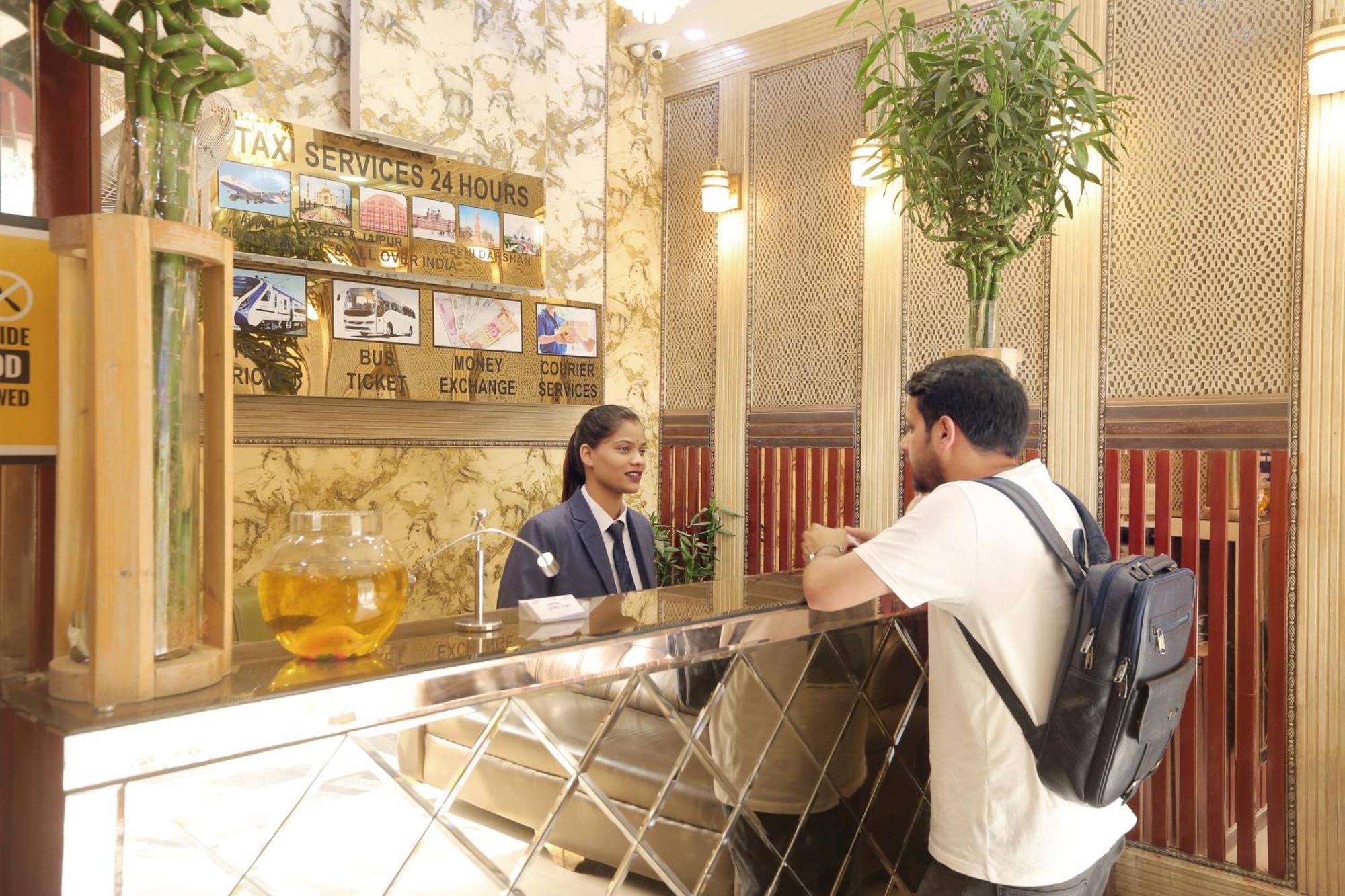 Hotel Deluxe Stay Inn - Near Delhi Airport Нью-Делі Екстер'єр фото