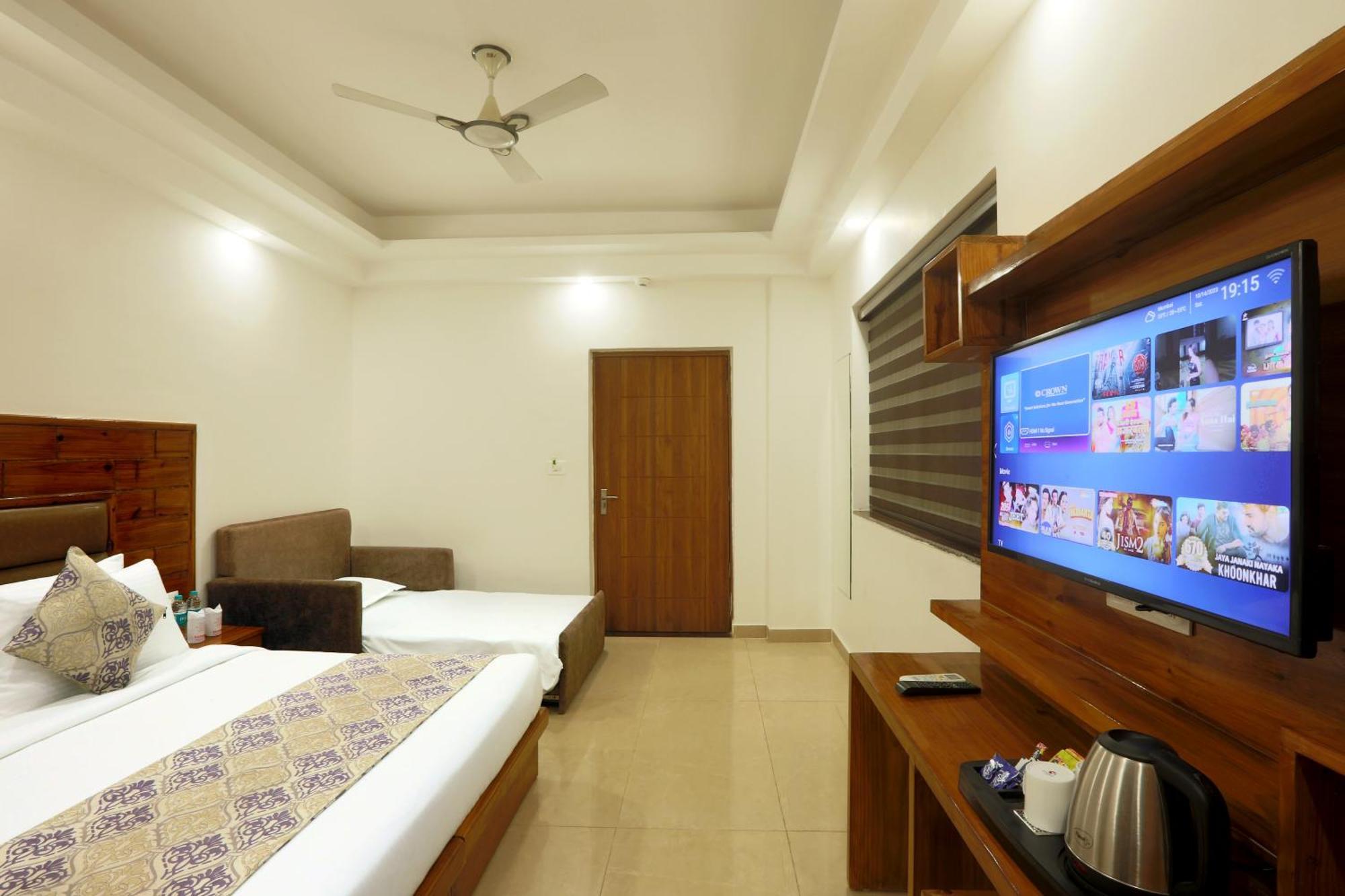 Hotel Deluxe Stay Inn - Near Delhi Airport Нью-Делі Екстер'єр фото