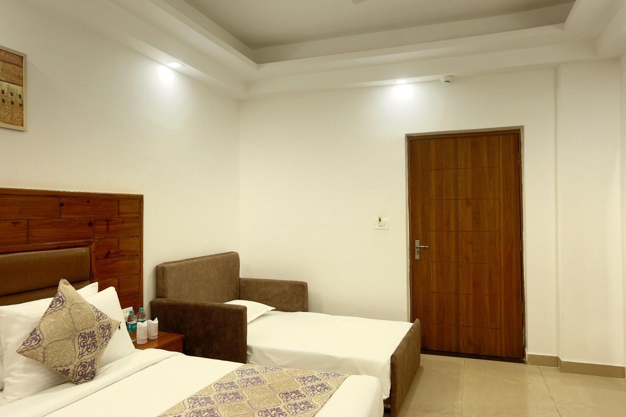 Hotel Deluxe Stay Inn - Near Delhi Airport Нью-Делі Екстер'єр фото
