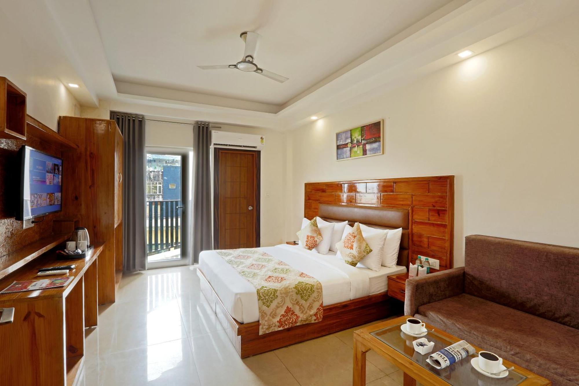 Hotel Deluxe Stay Inn - Near Delhi Airport Нью-Делі Екстер'єр фото