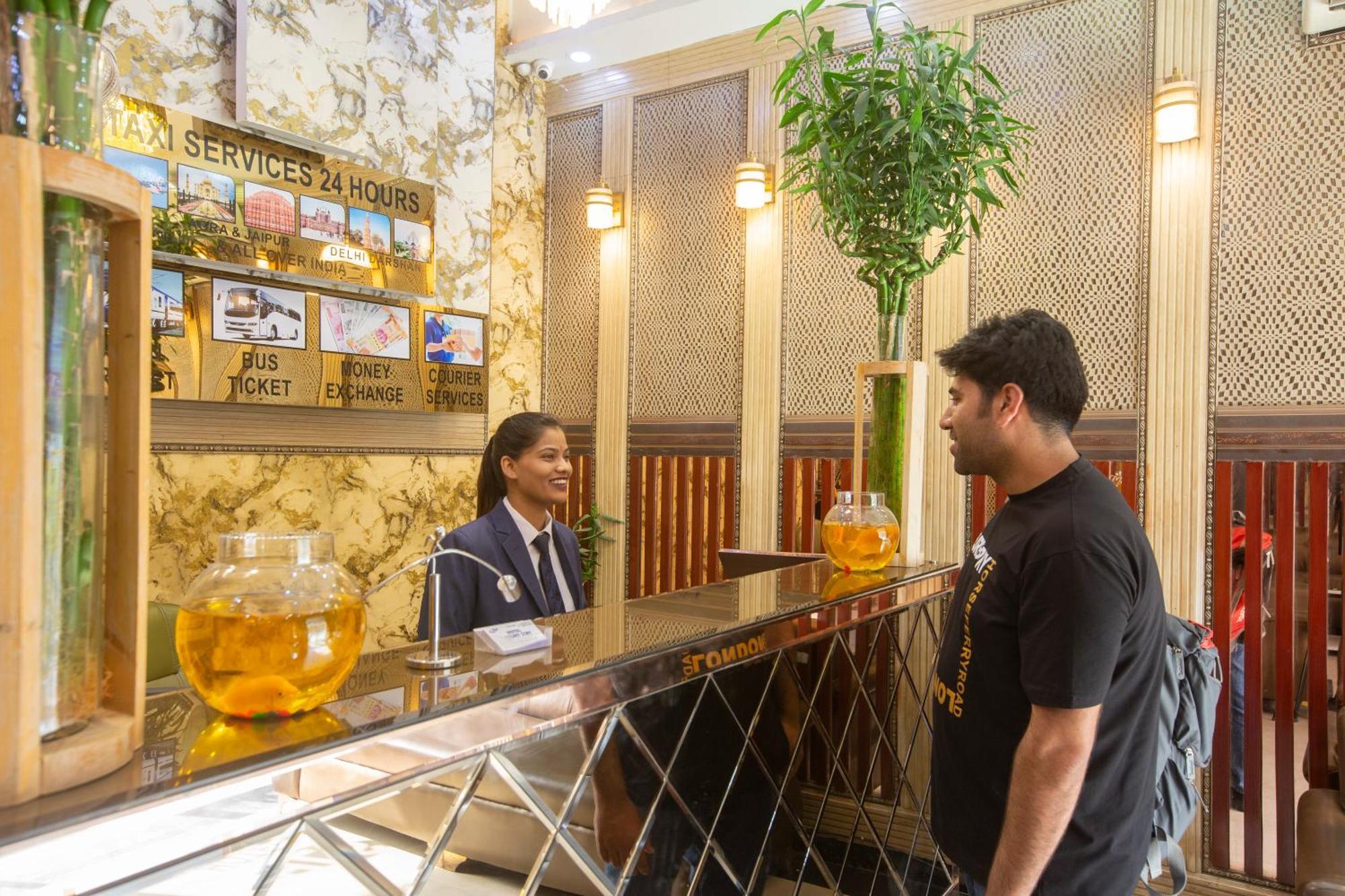 Hotel Deluxe Stay Inn - Near Delhi Airport Нью-Делі Екстер'єр фото